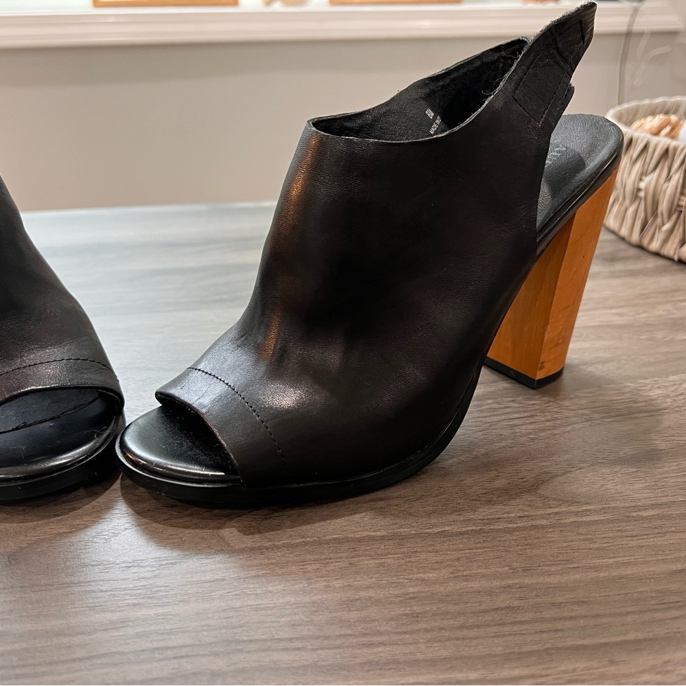 Audrey brooks peep toe shoe size 8